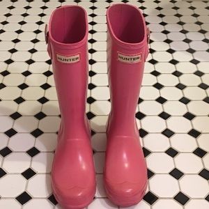 Kids pink adorable hunter boots!